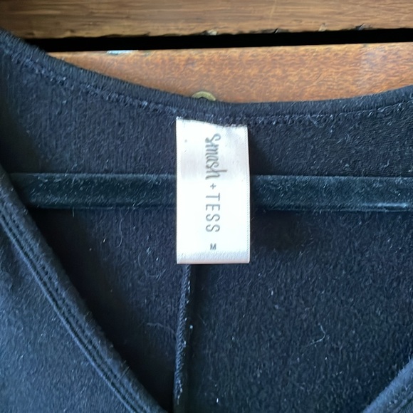 Smash + Tess black long sleeve v neck tee M - Picture 2 of 2